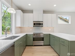 6832 47th Avenue NE B, Seattle WA 98115