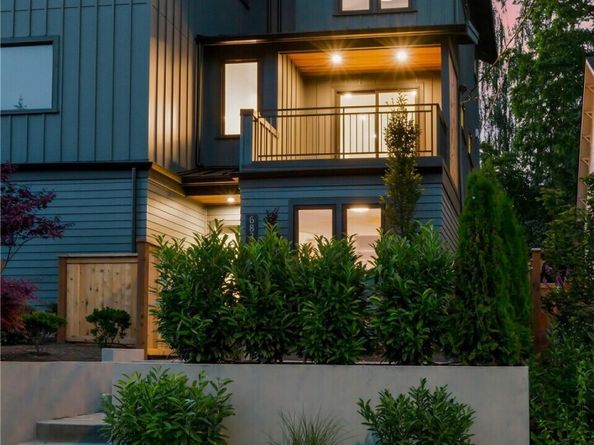 6832 47th Avenue NE B, Seattle WA 98115