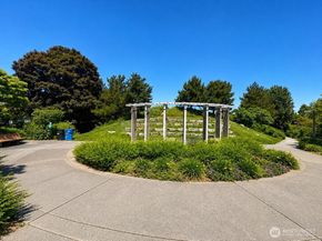 6325 34th Avenue SW C, Seattle WA 98126
