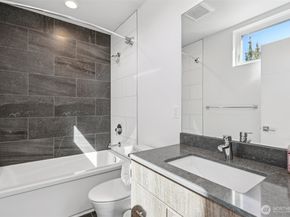 6325 34th Avenue SW C, Seattle WA 98126