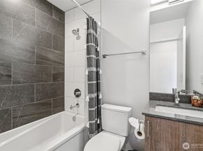 6325 34th Avenue SW C, Seattle WA 98126