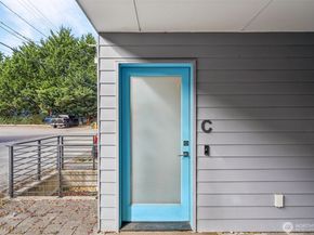 6325 34th Avenue SW C, Seattle WA 98126