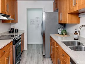 2501 Canterbury Lane E 116, Seattle WA 98112