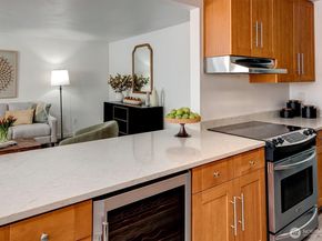2501 Canterbury Lane E 116, Seattle WA 98112