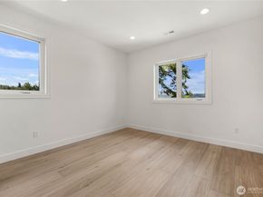 437 Hazel Avenue N, Kent WA 98030
