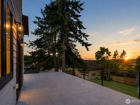 437 Hazel Avenue N, Kent WA 98030