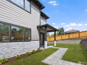437 Hazel Avenue N, Kent WA 98030
