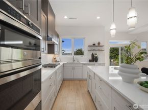 437 Hazel Avenue N, Kent WA 98030