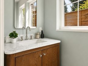 909 32nd Avenue S C, Seattle WA 98144