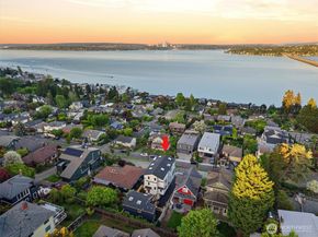 909 32nd Avenue S C, Seattle WA 98144