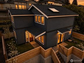 909 32nd Avenue S C, Seattle WA 98144