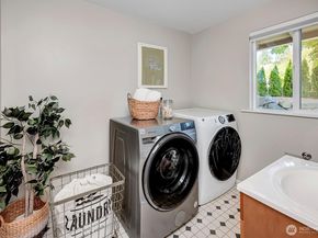 14004 SE 20th Street, Bellevue WA 98007