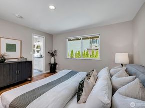 14004 SE 20th Street, Bellevue WA 98007