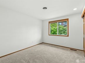 1808 Field Place NE, Renton WA 98059
