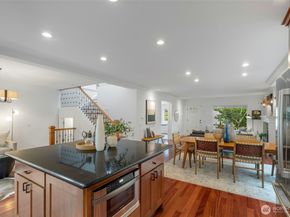 525 27th Avenue, Seattle WA 98122