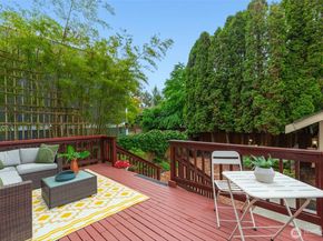 525 27th Avenue, Seattle WA 98122