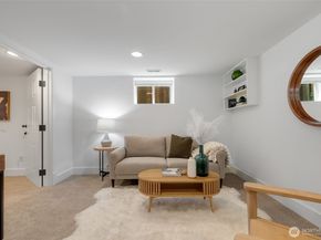 525 27th Avenue, Seattle WA 98122