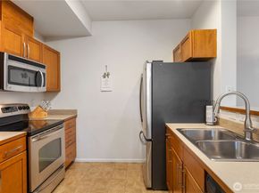 21430 40th Place S A, SeaTac WA 98198