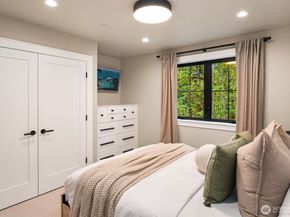 4221 NE 27th Place, Newcastle WA 98059