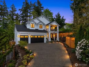 4221 NE 27th Place, Newcastle WA 98059