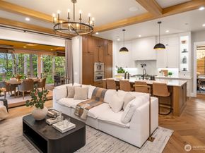 4221 NE 27th Place, Newcastle WA 98059