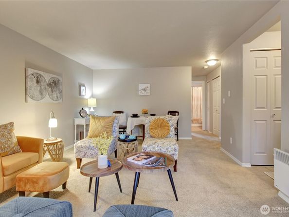 1126 N 198th Street B302, Edmonds WA 98133