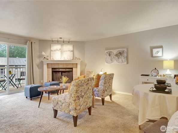 1126 N 198th Street B302, Edmonds WA 98133