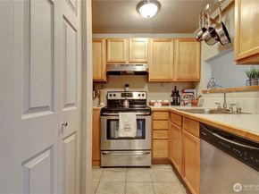 1126 N 198th Street B302, Edmonds WA 98133