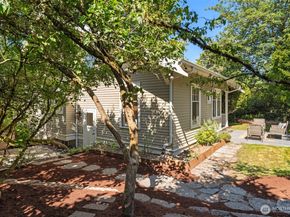 4055 SW Holgate Street, Seattle WA 98116