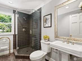 13555 NE 54th Place, Bellevue WA 98005