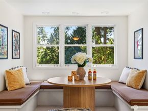 13555 NE 54th Place, Bellevue WA 98005