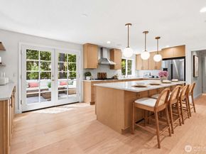 13555 NE 54th Place, Bellevue WA 98005