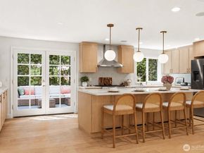 13555 NE 54th Place, Bellevue WA 98005