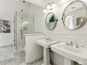 13555 NE 54th Place, Bellevue WA 98005