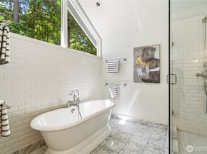 13555 NE 54th Place, Bellevue WA 98005
