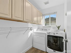 1132 Crawford Rd, Lynnwood WA 98036