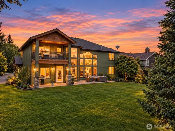 6402 Fairway Place SE, Snoqualmie WA 98065