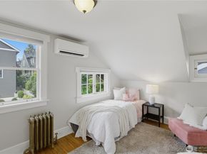2412 2nd Avenue W, Seattle WA 98119