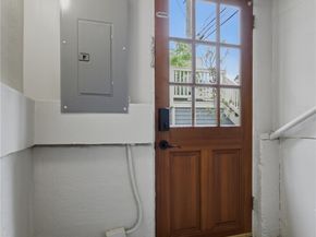 2412 2nd Avenue W, Seattle WA 98119