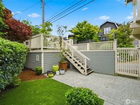 2412 2nd Avenue W, Seattle WA 98119