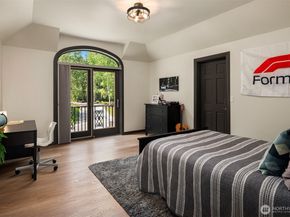 26408 NE 70th Street, Redmond WA 98053