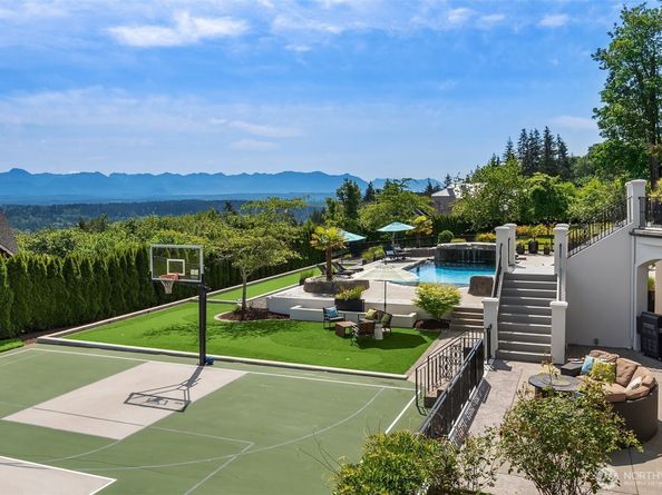 26408 NE 70th Street, Redmond WA 98053