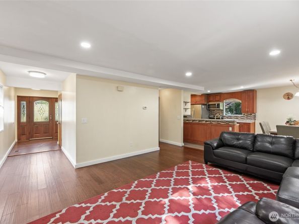 10606 68th Place S, Seattle WA 98178