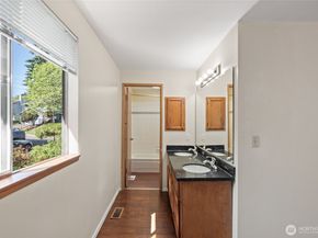 10606 68th Place S, Seattle WA 98178