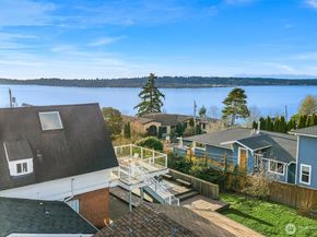 424 8th Avenue W, Kirkland WA 98033