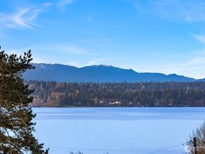 424 8th Avenue W, Kirkland WA 98033