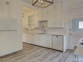 424 8th Avenue W, Kirkland WA 98033