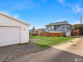 424 8th Avenue W, Kirkland WA 98033