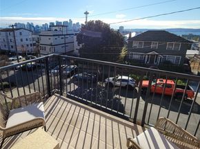 116 Aloha Street 116, Seattle WA 98109