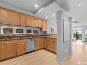 116 Aloha Street 116, Seattle WA 98109